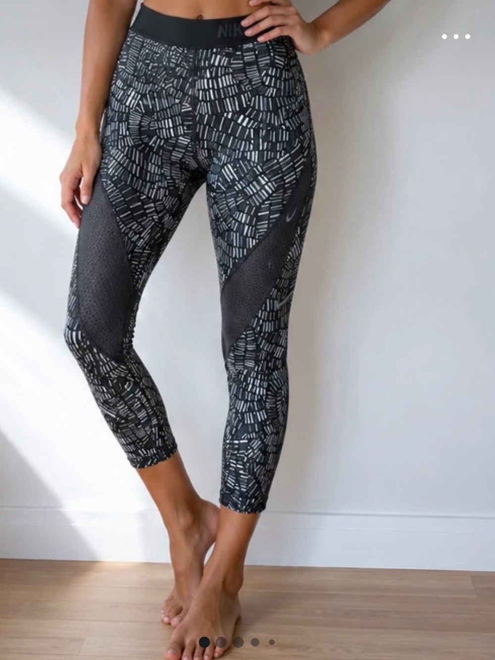 Nike Geometric Black and White Leggings women’s XS